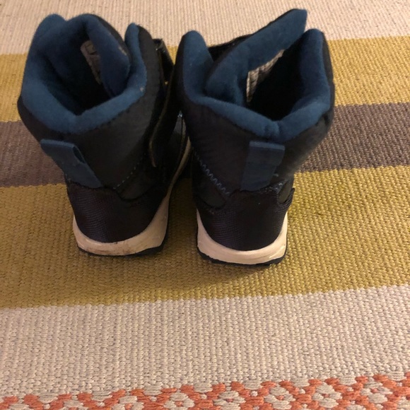 Snow boots - Picture 3 of 4